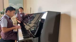 We Wish You A Merry Christmas  Piano played by Twins O&A  Flowkey Piano  Piano Christmas Song
