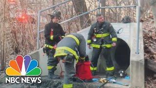 New York firefighters rescue 5 kids stuck in Staten Island sewer