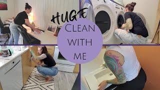 HUGE CLEAN WITH ME  AUGUST CLEANING MOTIVATION