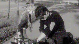 Marianne Faithfull et Alain Delon - La motocyclette 1967