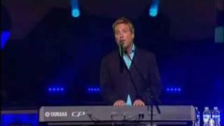 Michael W. Smith Ft. Israel Houghton - Help is on the way - A New Hallelujah DVD