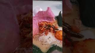 sarapan lontong medan..rasanya kayak asli lagi dimedan