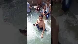 I-Phone in water Yousuf Gujjar  Nadeem Gujjar Farm  Yaran da tola