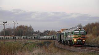 A meeting of two freight trains  Встреча двух грузовых поездов