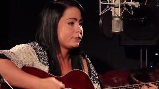 Lucy Spraggan - Youre Too Young  Ont Sofa Sessions