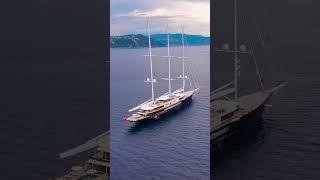 Jeff Bezo’s $575000000+ fleet meets MY Loon #yacht #motoryacht #superyachts #luxury #yachting