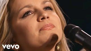 Bill & Gloria Gaither - Sweet Holy Spirit Live ft. The Isaacs