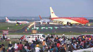 Nonton di Solo Pesawat Presiden Jokowi Take Off di Bandara Adi Soemarmo Jawa Tengah