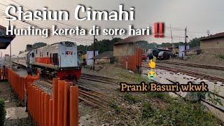 Kesibukan di Stasiun Cimahi  Argo parahyangan Lokal Bandung Raya Lokal Garut Ciremai