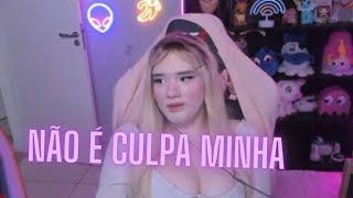 Sabrinoca e seus seios fartos