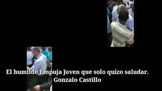 Gonzalo Castillo empujando Joven que sólo quiso saludar