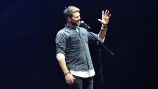 Brian McFadden in Manila OPENING NUMBER When Youre Looking Like That by Westlife