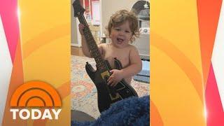 See toddler break into cute rendition of ‘You Are My Sunshine’