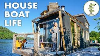 Living on a 4 Season Houseboat - Beautiful Floating Tiny House