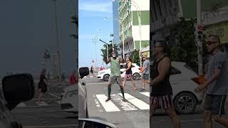 Street #juggler #Brazil #Rio De Janeiro #shorts #shortsfeed #viral #shortsvideo #shortsviral #circus