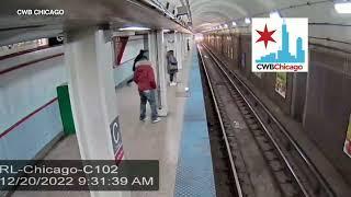 Man pushes woman onto train tracks in Chicago subway
