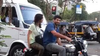 Ok Jaanu & Aashiqui 2 hero & heroine on bike in mumbai road