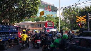 Perlintasan Kereta Api Palmerah - Railway Crossing Indonesia