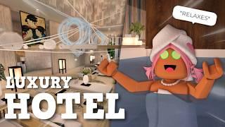 VISITING A LUXURY JAPANESE HOTEL IN BLOXBURG