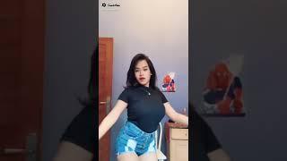 goyah hot Tante baju hitam