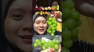 MAKAN SERBA EMOJI BUAH UNIK