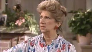 Liz Sheridan who played Jerrys mom on Seinfeld and also starred in Alf dies at 93  ABC7