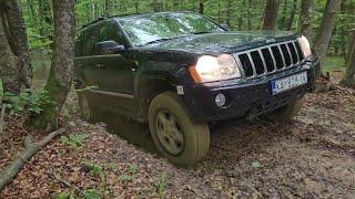 Jeep Grand Cherokee WK 3.0 CRD Quadra-Drive II & XJ Jeep 2.5 TD - Climbing A Muddy Hill