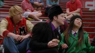 Glee - Rachel buys New directions tickets for Cats 2x22