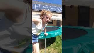 4 leuke trukjes op de trampoline Fiens World