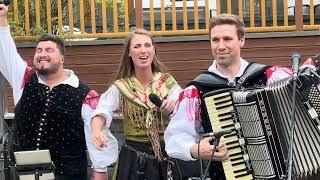 KÜSS MICH DOCH spielen und singen Saso Avsenik und seine Oberkrainer bei der Musi Wanderwoche