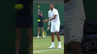 Brilliant fan joke makes Nick Kyrgios laugh mid-match