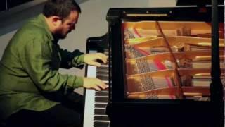 Fascinating Rhythm. Federico Lechner solo piano.