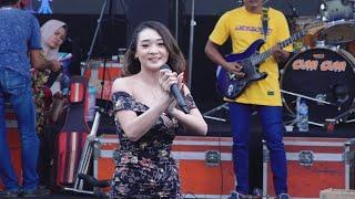 VIRAL BOS ANGKRINGAN SAWER DIFARINA INDRA PAKE UANG DOLLAR LIVE SHOW OM ADELLA BANDUNG TEH ITA