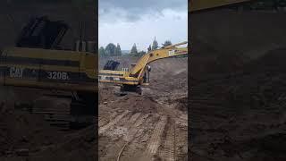 Excavadora Caterpillar 320bl trabajando #shorts  #excavadora #caterpillar #cat320 #excavator