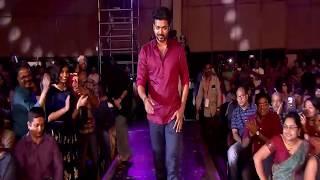 Trending Sarkar Vijays  Mass Entry - Director Rams Attitude - Vijays Smile at the end