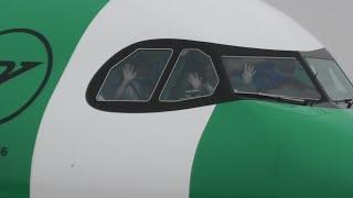 Grüße aus dem Condor Cockpit A330Neo Erst Enteisen danach ging es nach Punta Cana DE2226