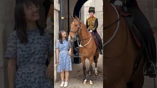 King’s Horse Reaction when this Tourist Pose for Photos