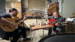 Antonio y Pedro  los hermanos tocando para pasar el tiempo