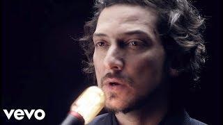 León Larregui - Brillas Video Oficial