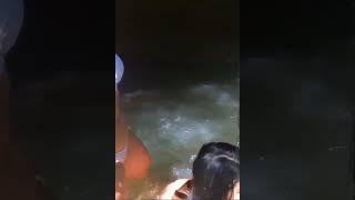Cewek mandi di sungai air terjun#shorts #bahenol#hot#montok#mandi#disungai