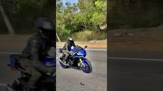 The Yamaha R1 2019 flyby SloMo