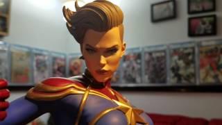 Sideshow Captain Marvel exclusive premium format statue unboxing and review.