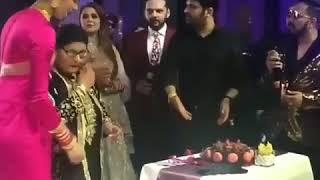 Ranveer Singh & Deepika Padukone cut the cake at Kapil Sharma and Ginni Chatrath’s wedding reception