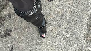 LadyIVE walks in new leather boots summer boots