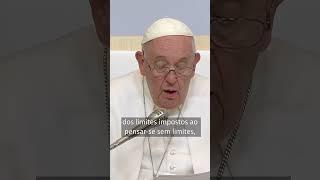 A diferença entre #comunismo e #consumismo #papafrancisco #hungria #shorts