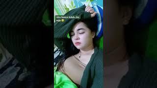 wanita cantik lagi tidur