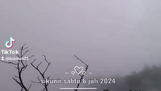 sikunir 6 juli 2024 depan gelap belakang cerah