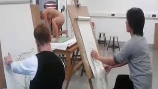 Bewegungsablauf beim Aktzeichnen - motion sequences at working with a live nude model in Munich GER