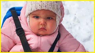 Funny Reaction Baby Seeing Snow The First Time  Peachy Vines