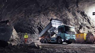 Volvo Trucks – Volvo FMX Electric tipper construction